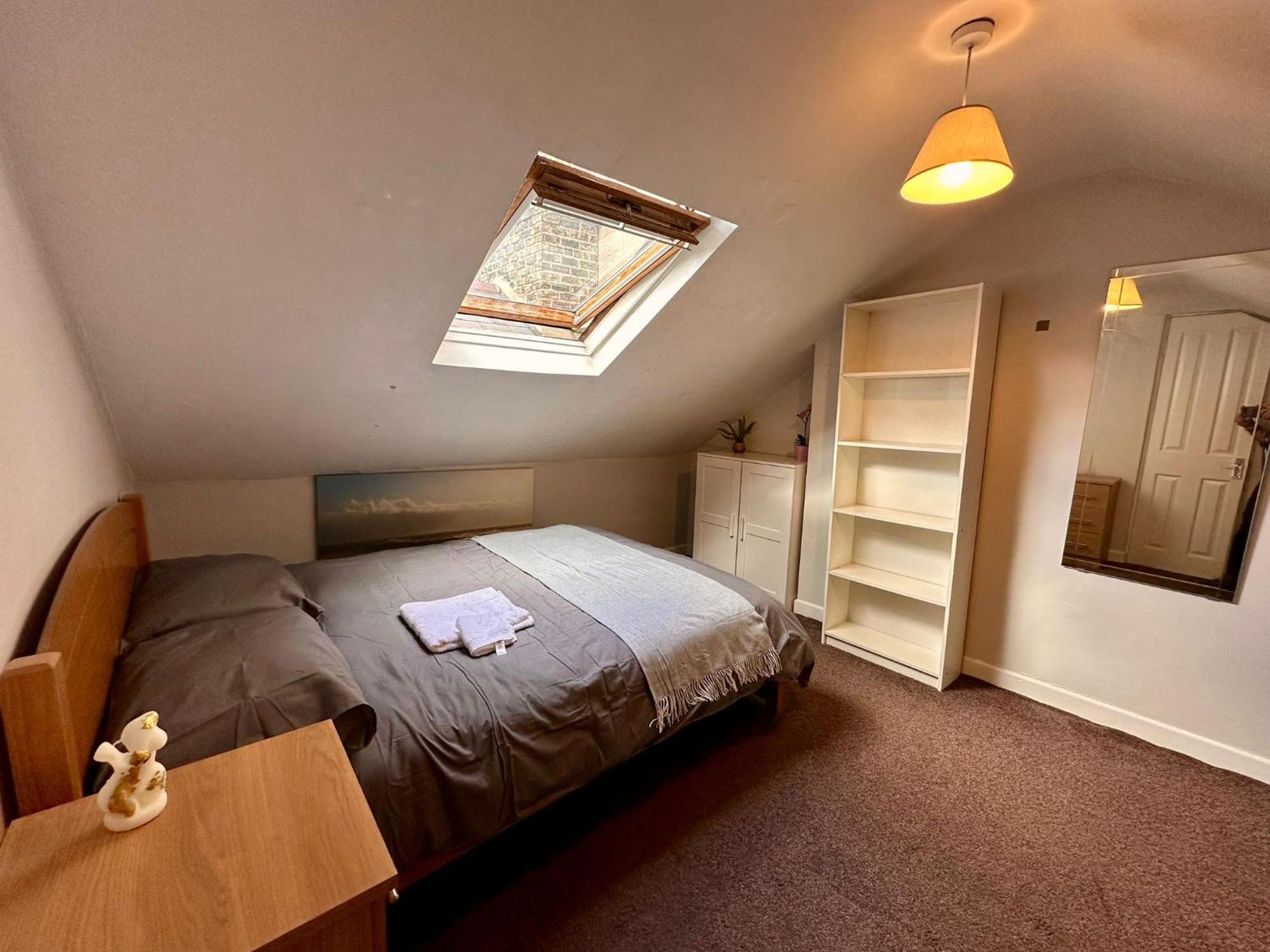 Spacious Room In Dublin Exterior photo